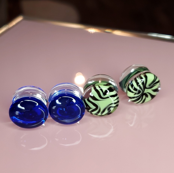 Set of Glass Plugs - Picture 14 of 14